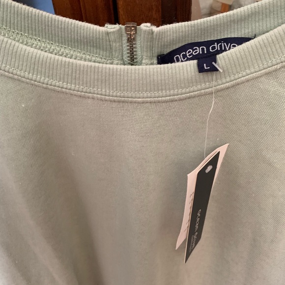 NWT OPEN-BACK SWEATER ✨ - Picture 3 of 8